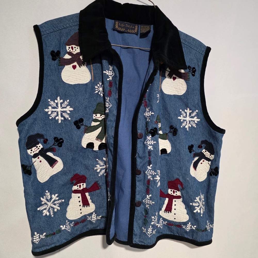 Life Style Women’s Denim Vest With Snowman Holiday Design Size Large